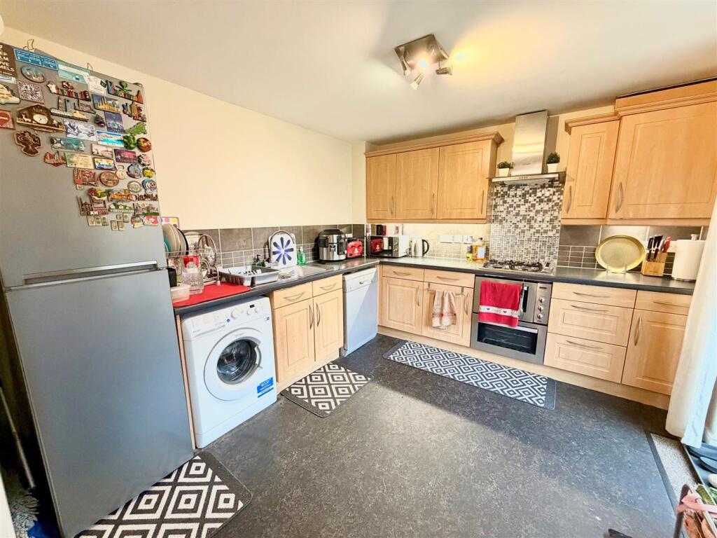 Parkgate Road, West Timperley, Altrincham photo 3