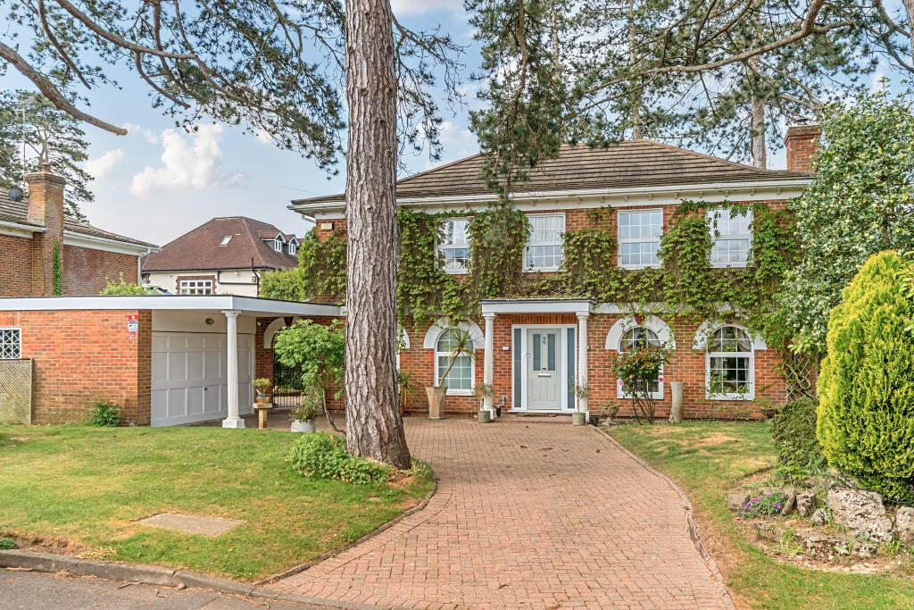 Main image of property: Clovelly Avenue, Warlingham, CR6