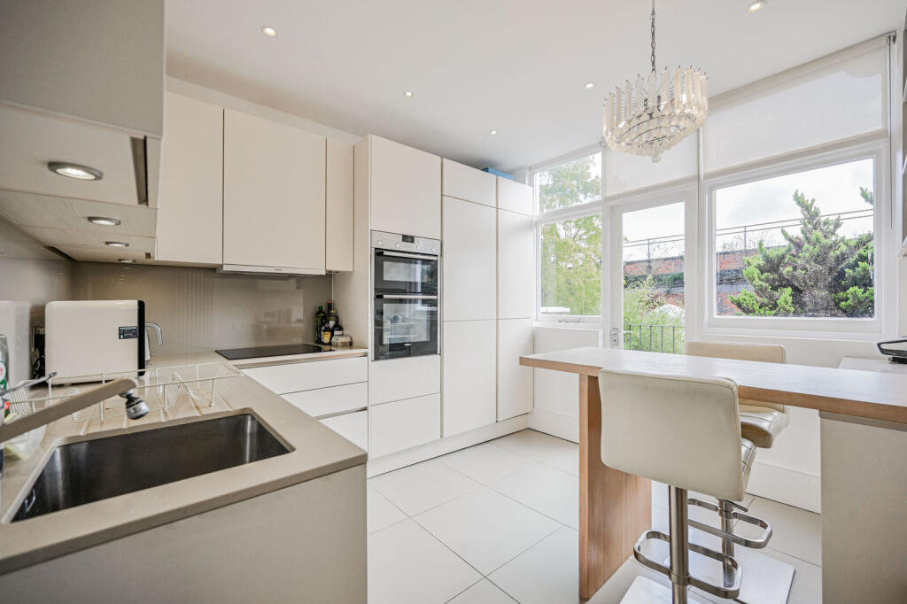Hillfield Park, Muswell Hill, London, N10 photo 4