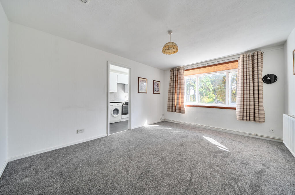 Apartment in Croydon - View 5
