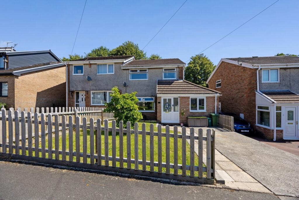 Main image of property: Ty Draw, Church Village, CF38