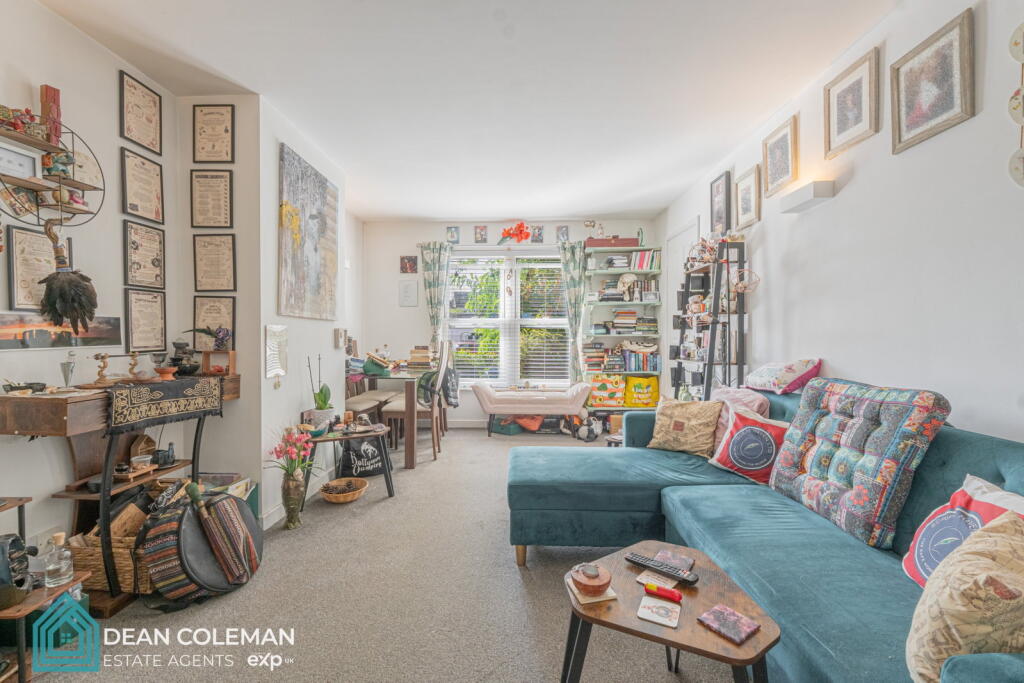 Apartment in Worcester - View 5