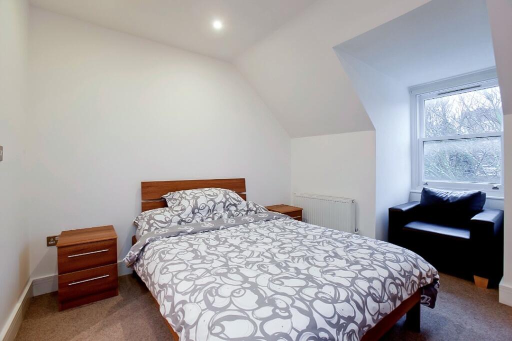 Apartment in London - More