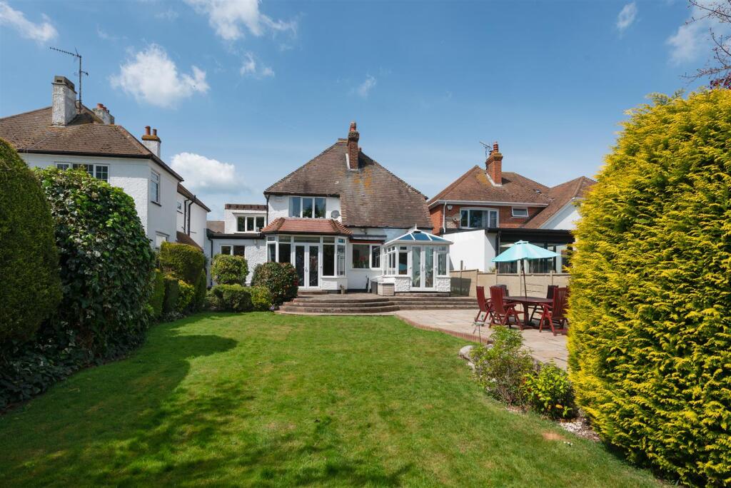 5-bed detached on Station Road, HERNE BAY, £600,000