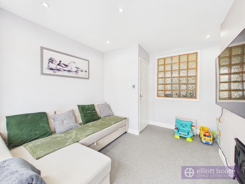 59 Henson Avenue photo 4