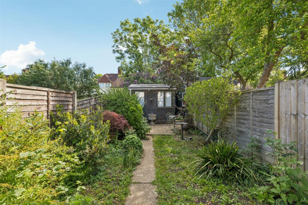 Shott Lane, Letchworth Garden City photo 3