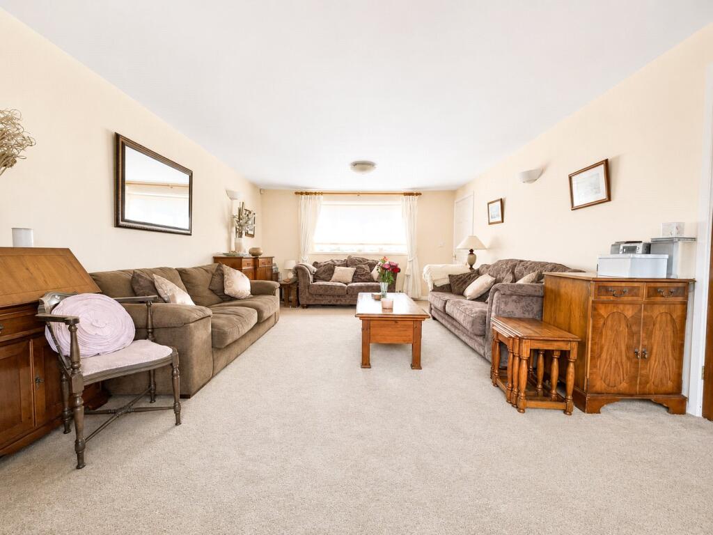 House in Hoylake, Meols - More