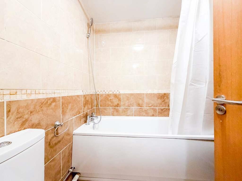 Apartment in Cardiff - More