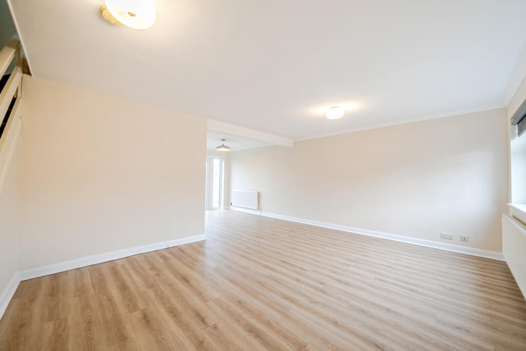 House in Spelthorne, Surrey - View 4