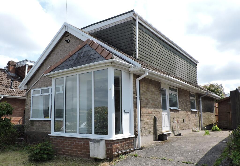 Main image of property: Heol Miaren, Swansea, SA6 6EL