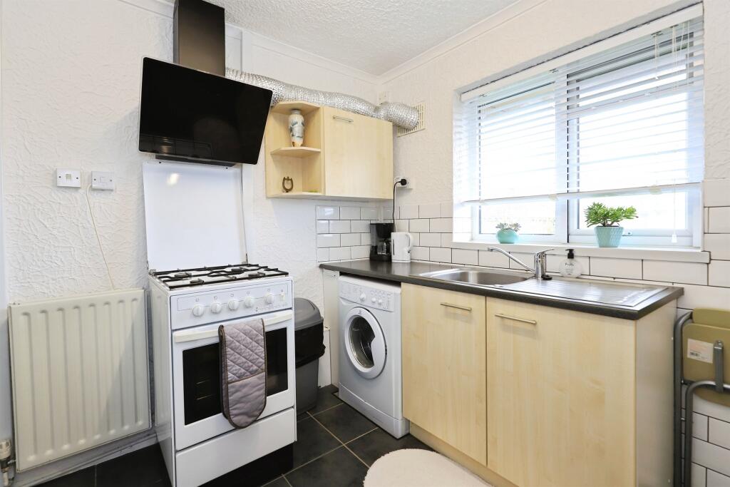 Apartment in Wolverhampton, West Midlands - View 5