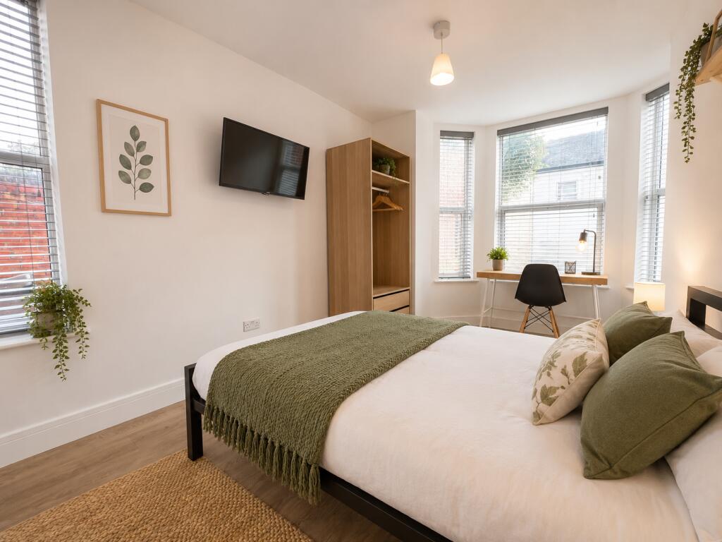 Main image of property: Flat 1, Castlegate House, - Colwick Road, West Bridgford, Nottingham