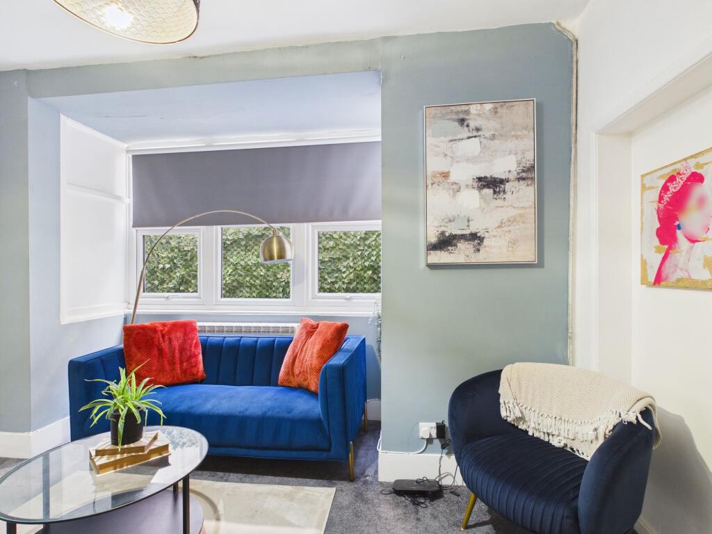 Apartment in Brighton - View 3
