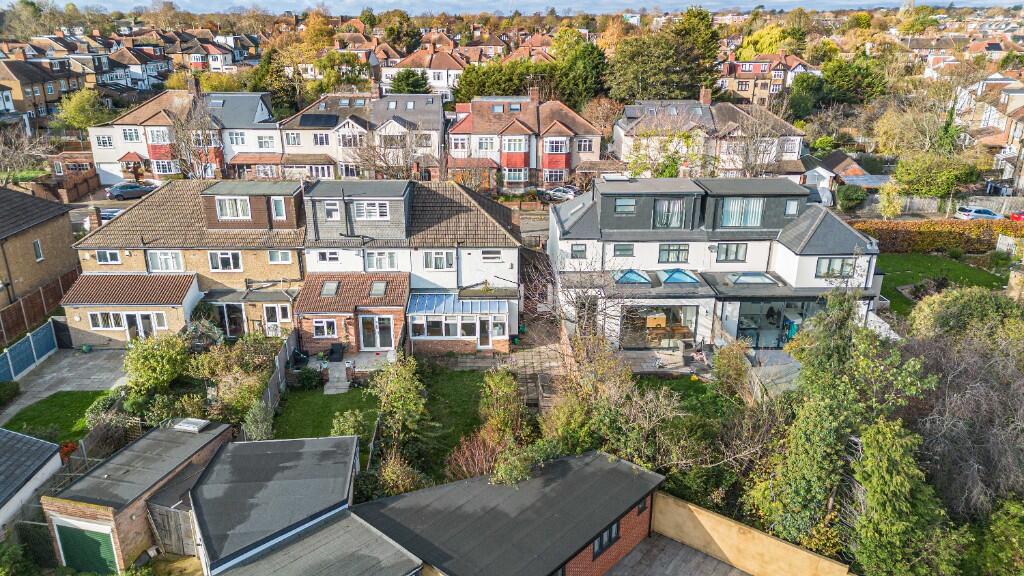 House in London - View 2