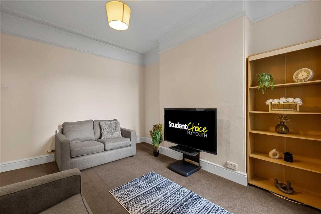 House in Plymouth - View 4