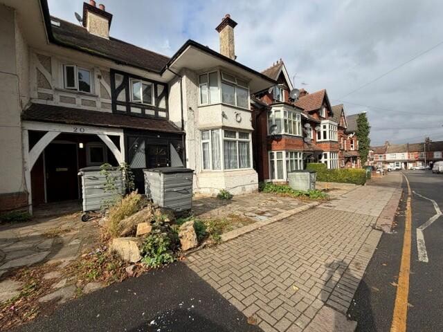 Apartment in Luton - View 5