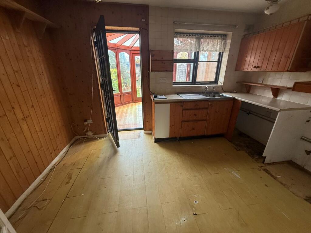 3 The Drakes, Shoeburyness, Southend-on-Sea, Essex, SS3 9NY photo 5