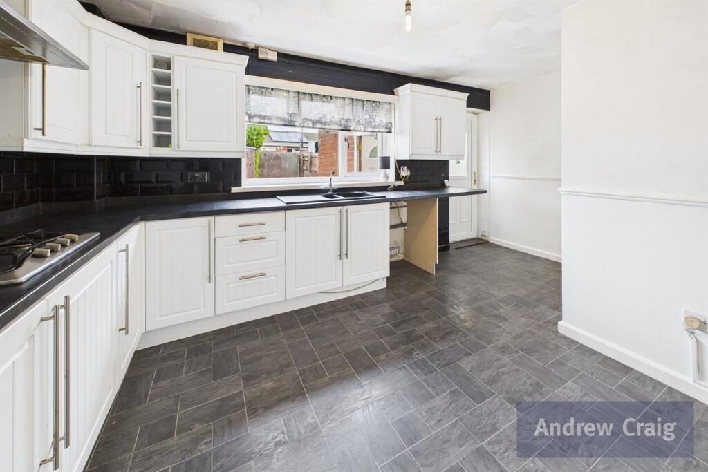 Totnes Close, Thorney Close photo 4