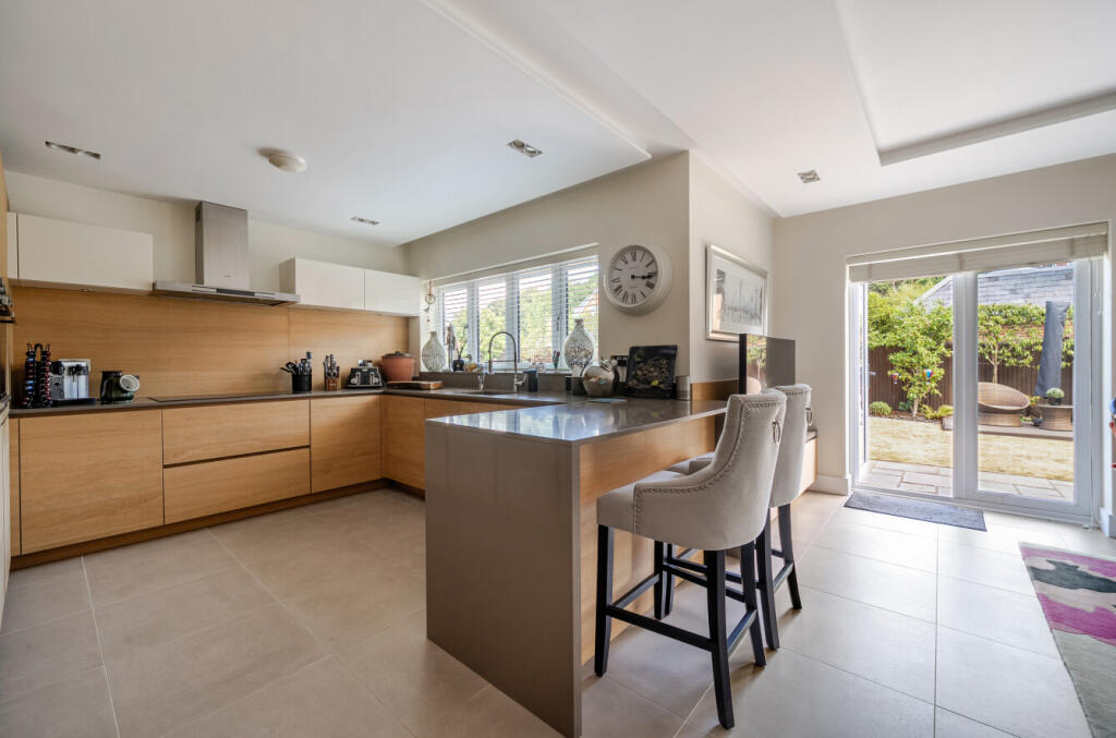 House in Guildford - View 4