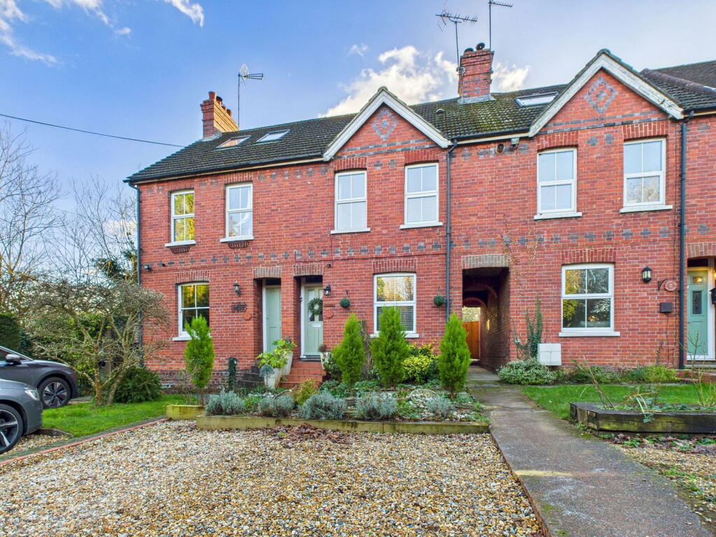 2-bed terraced on The Vines, Andrews Lane, Southwater, West Sussex, £465,000
