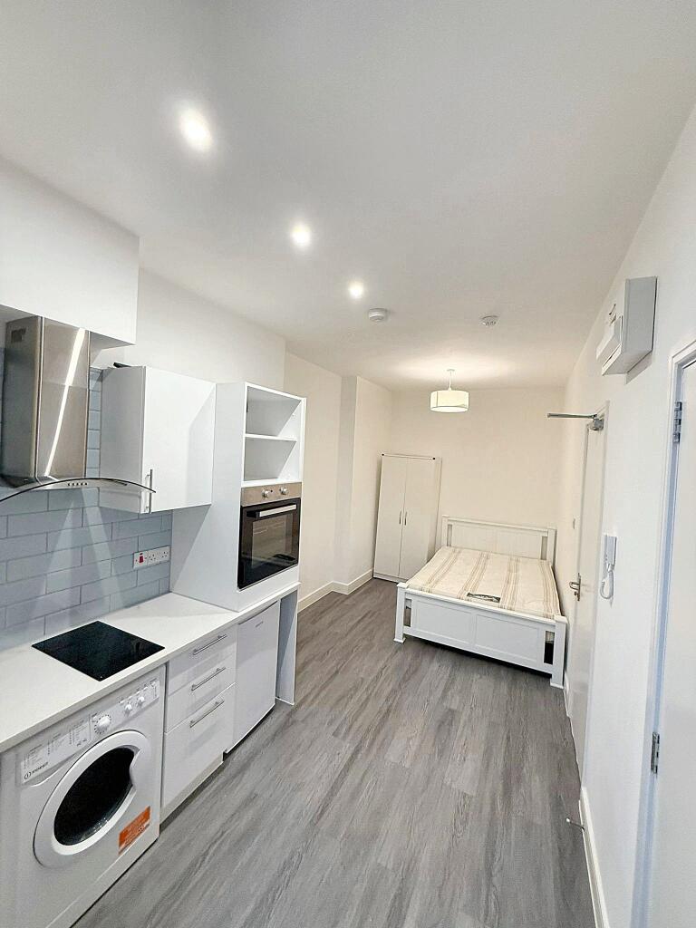 Studio flat for rent