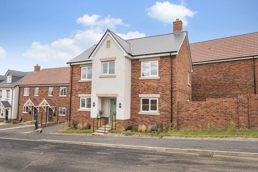 4-bed detached on Redwing Avenue, Exmouth, £480,000