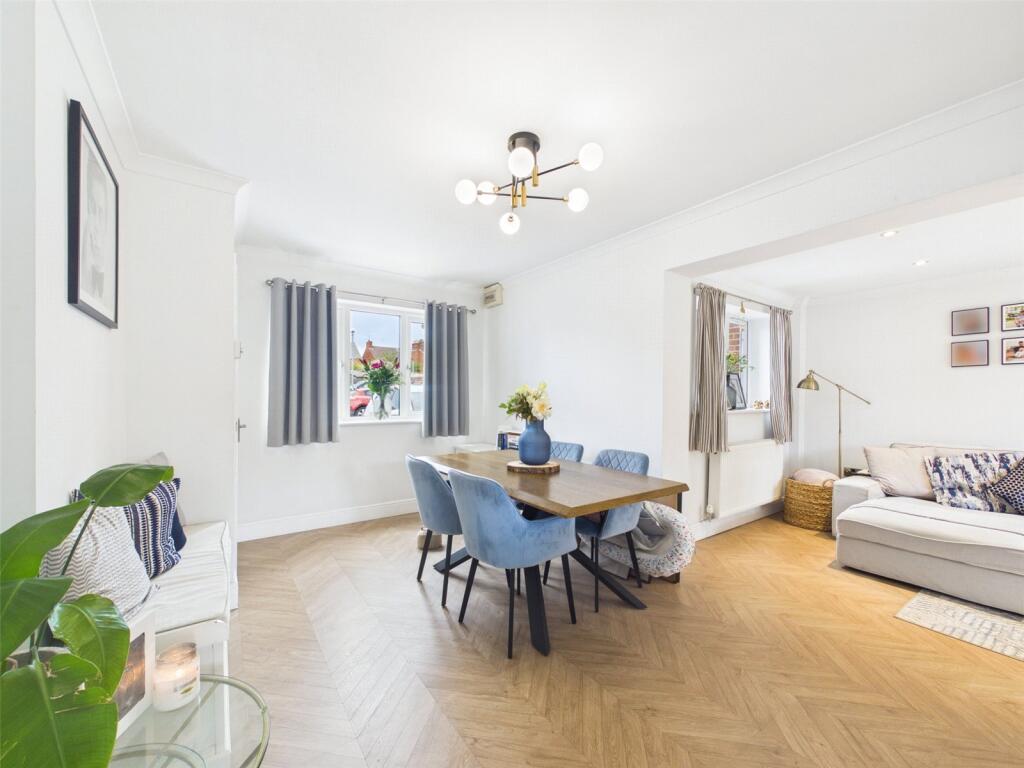 House in Gloucester - View 5