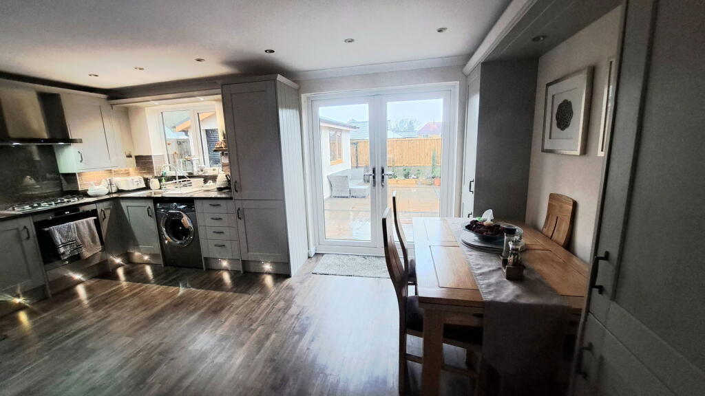 Rhodfa Brynrhos, Glanamman, Ammanford, SA18 1JF photo 3