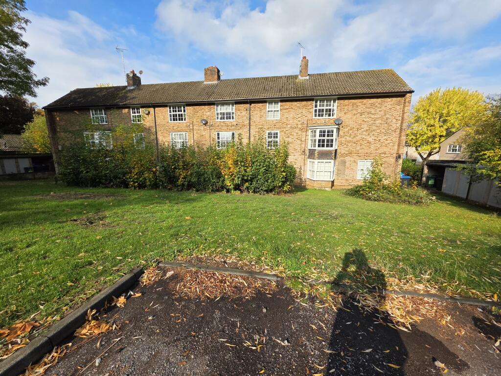 Apartment in Welwyn Garden City, Haldens - View 2