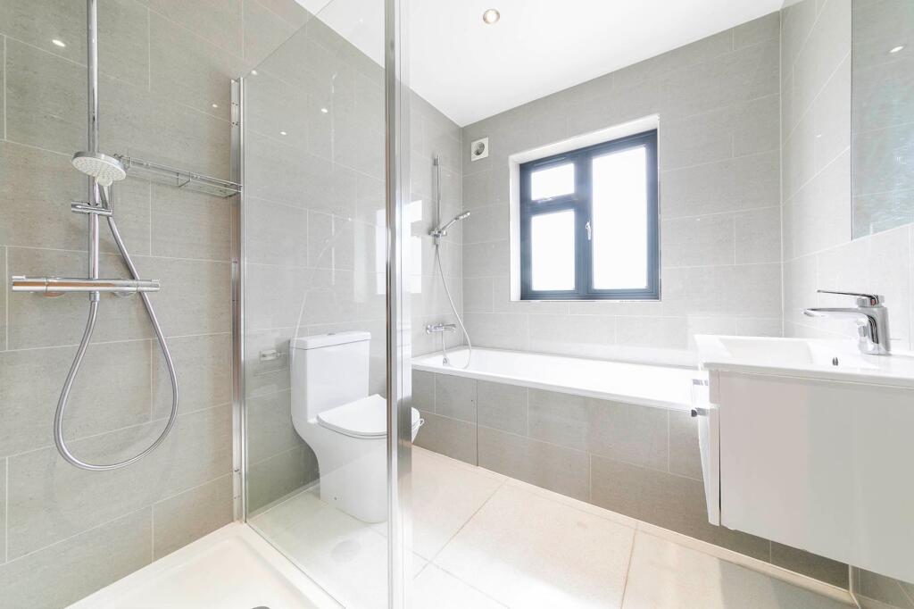 5 bedroom semi-detached house for rent