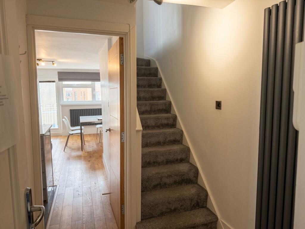 Apartment in London - More