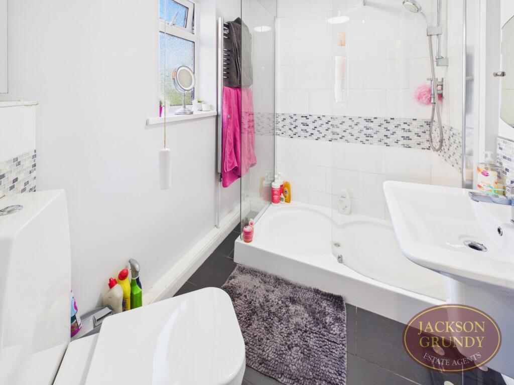 Apartment in Northampton - View 5