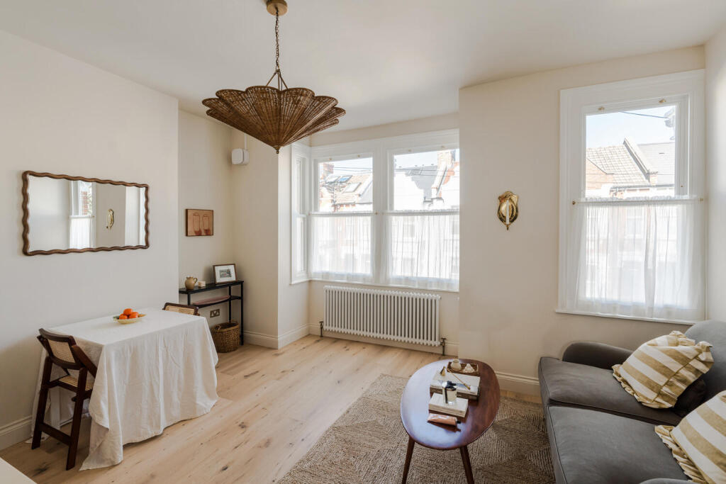Main image of property: Charteris Road, London