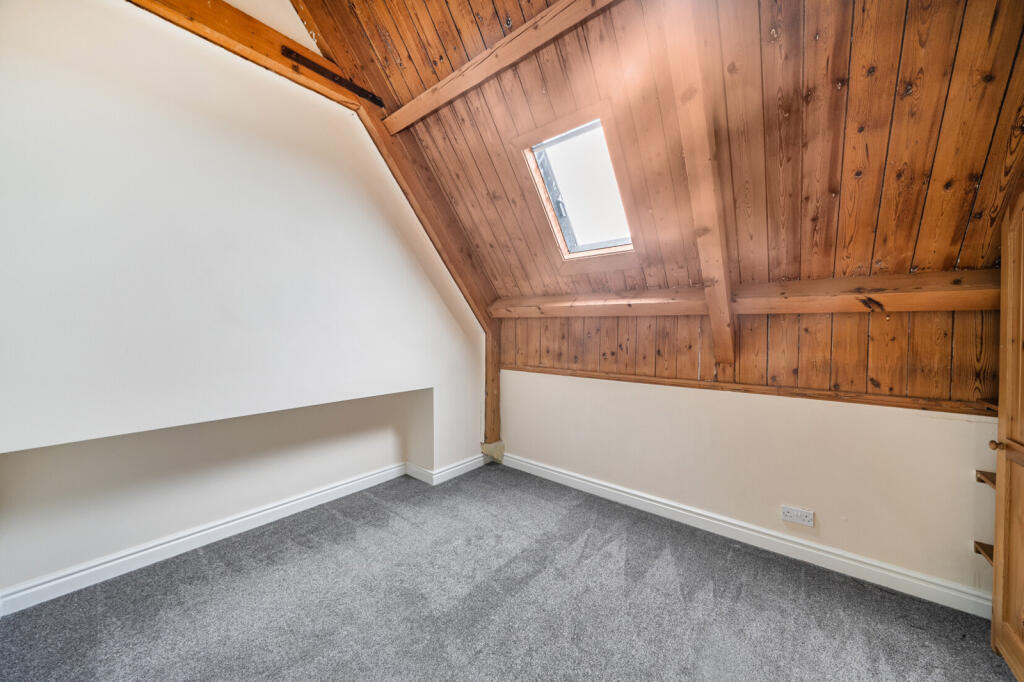 House in Oxford, Cowley - More