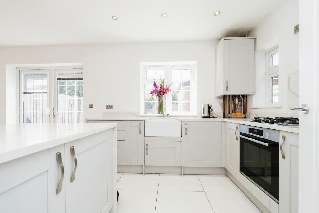 House in London - View 3