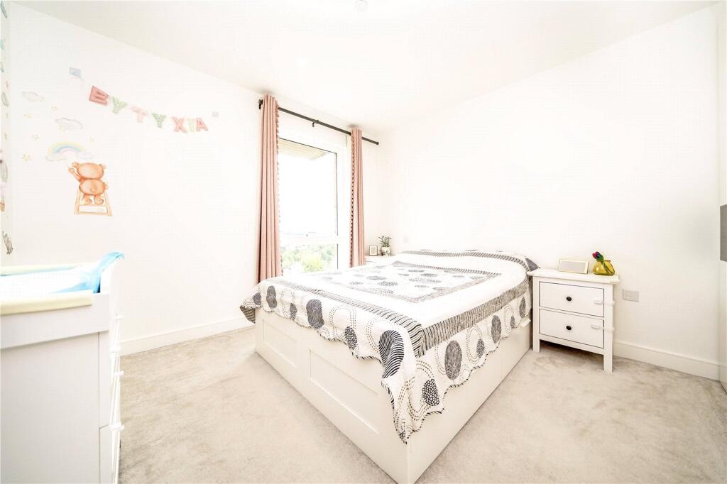 Apartment in London - View 5