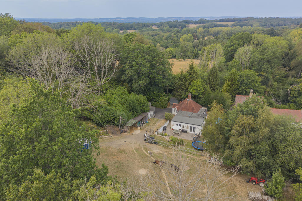3-bed detached on Primrose Cottage, Sandhawes Hill, East Grinstead, West Sussex, £895,000