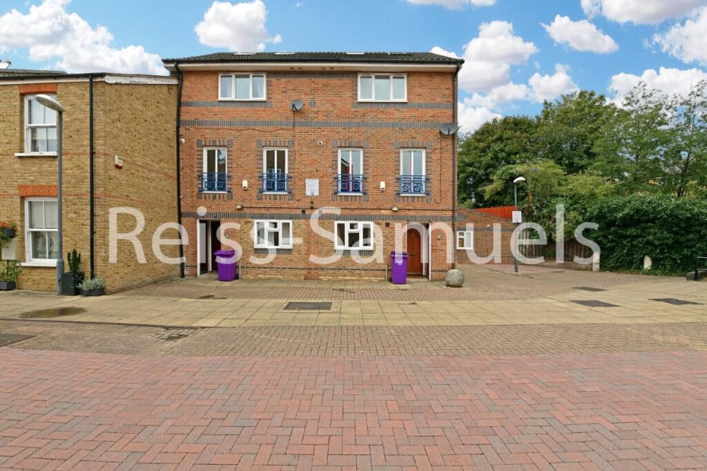 6 bedroom semi-detached house for rent