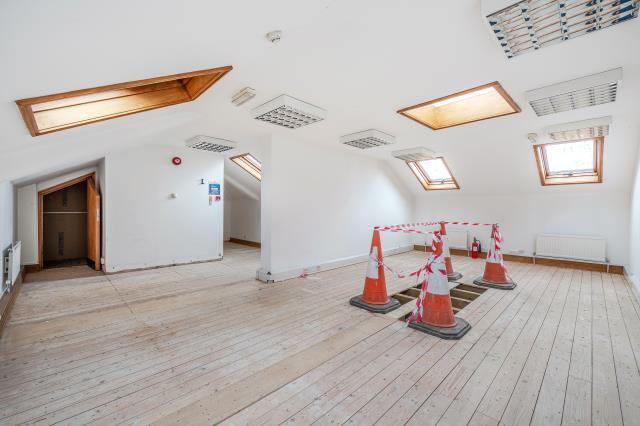 Apartment in Slough - View 3