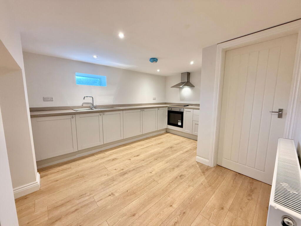 Wells Terrace, Guiseley, Leeds, LS20 9AJ photo 2