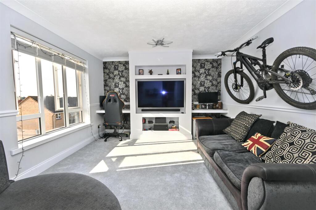 Apartment in Brighton - View 5