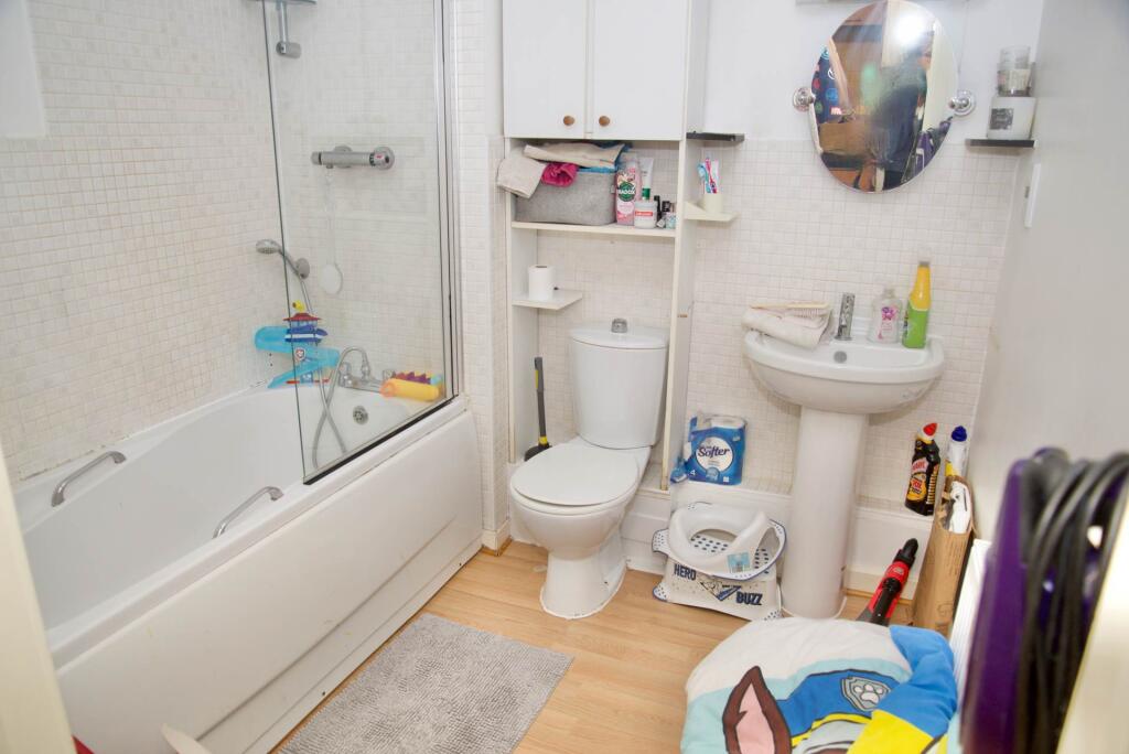 Tump House, West Thamesmead, SE28 0NS photo 4