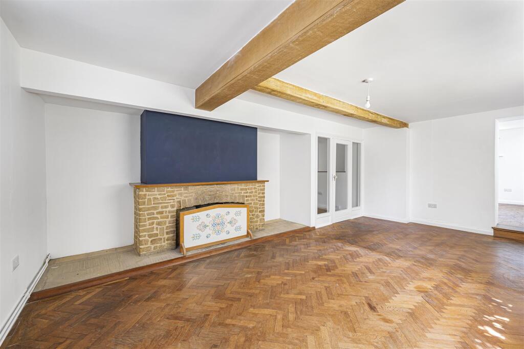 House in Lewes, Seaford - More