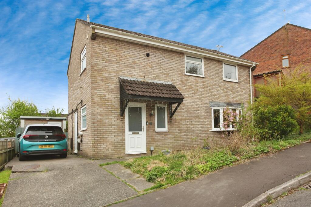 4-bed detached on Bryn Yr Ysgol, Caerphilly, £300,000