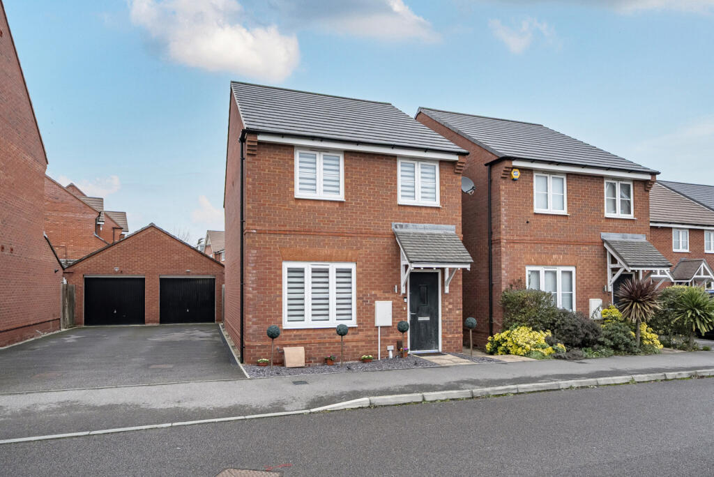 Main image of property: Parker Close, Shinfield, Reading, RG2