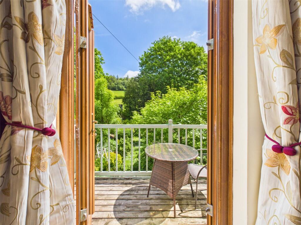 House in Stroud, King's Stanley - View 4