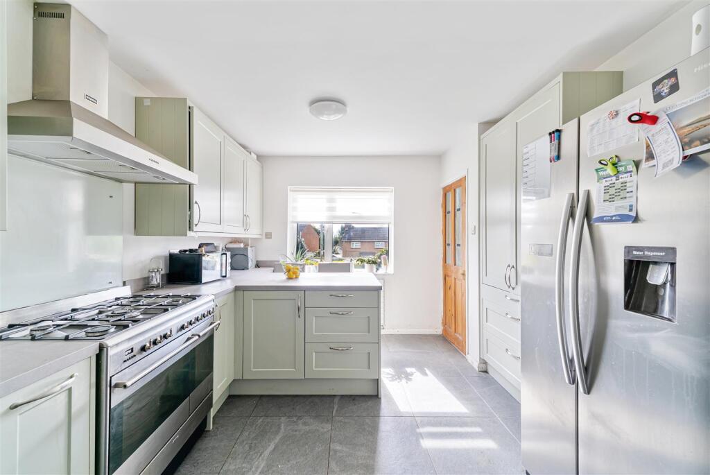 Southlands Way, Congresbury, BS49 photo 3