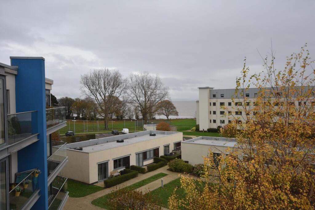 Apartment in Cardiff, Sully and Lavernock - View 4