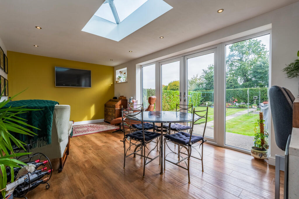 House in Worcester - View 5