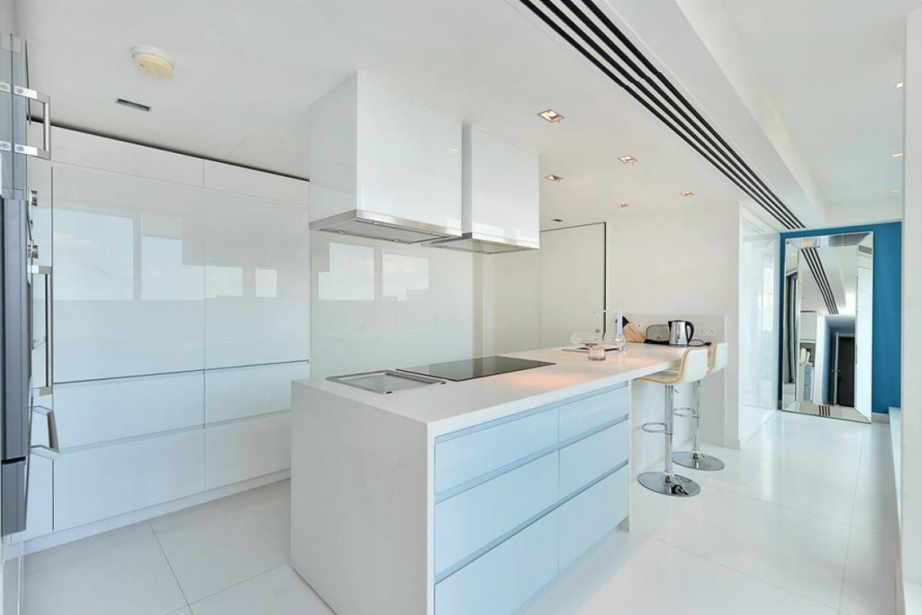 1 Pan Peninsula Square photo 5